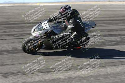 media/Jan-16-2026-CVMA Friday Practice (Fri) [[6f2bf47531]]/5-Racer 4-Trackday1/Session 2 (Bowl)/